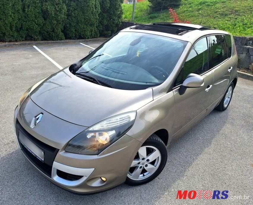 2010' Renault Scenic 1.6 16V photo #4