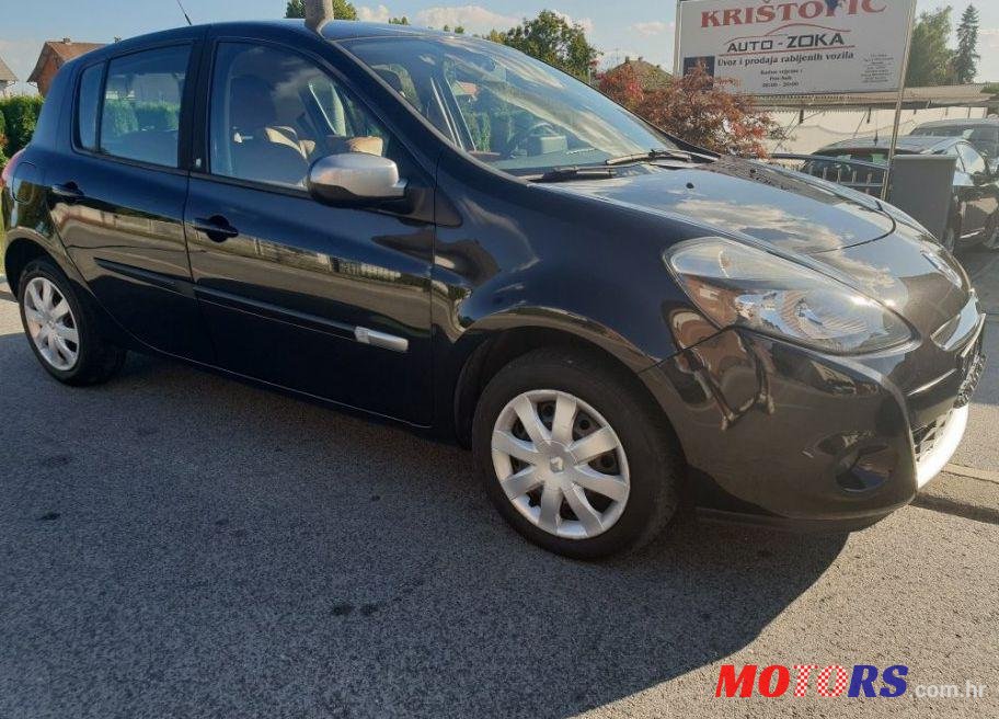 2011' Renault Clio 1,5 Dci photo #1