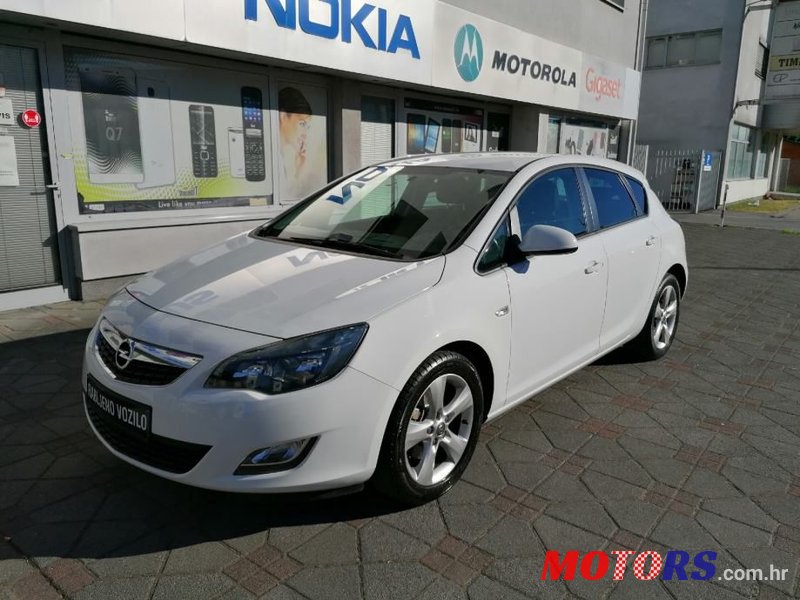2012' Opel Astra 1,7 Cdti photo #1