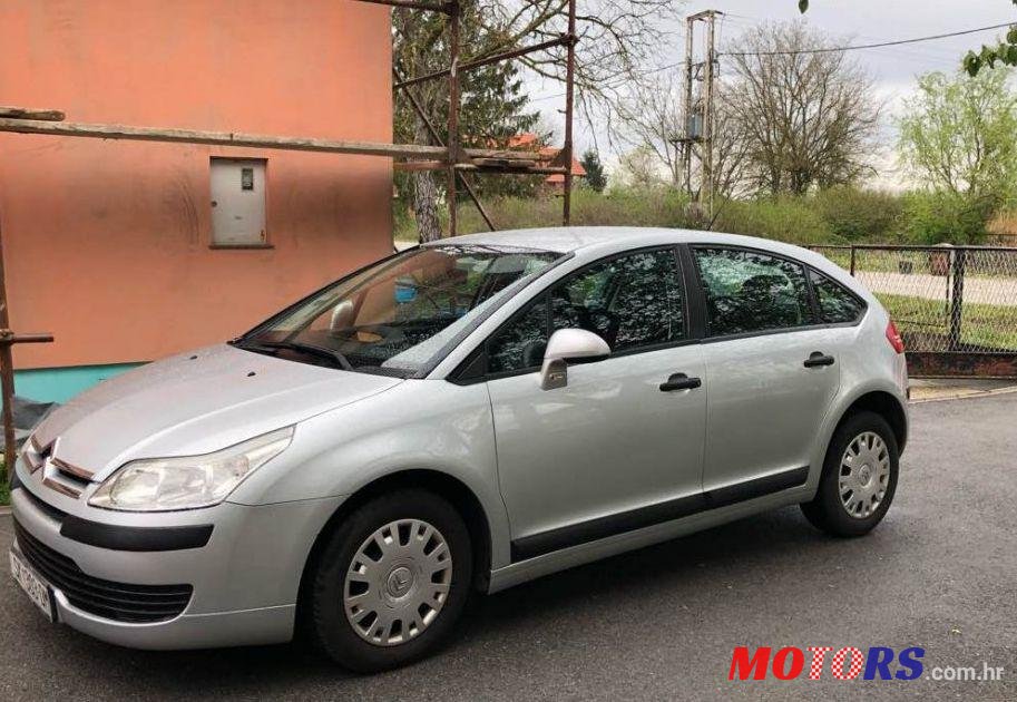 2005' Citroen C4 1,4 I 16V X photo #1