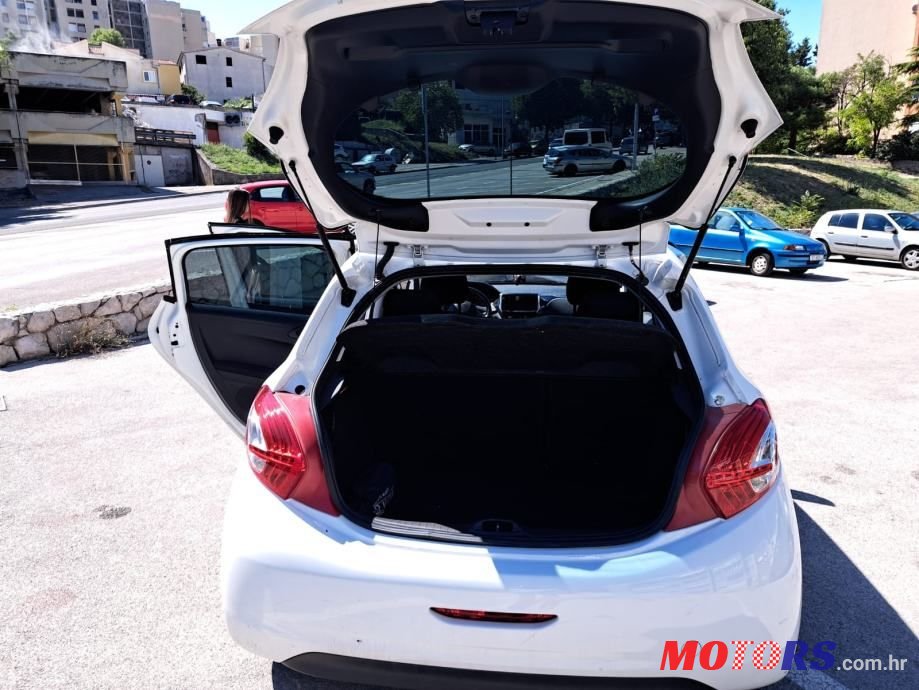 2013' Peugeot 208 1,2 Vti photo #3