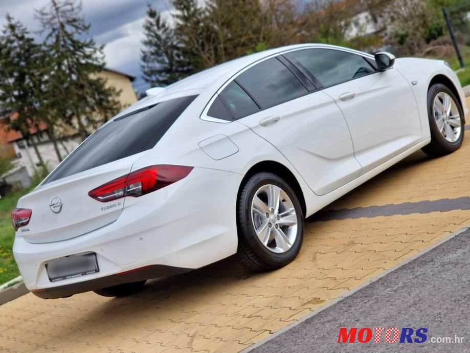 2018' Opel Insignia photo #4