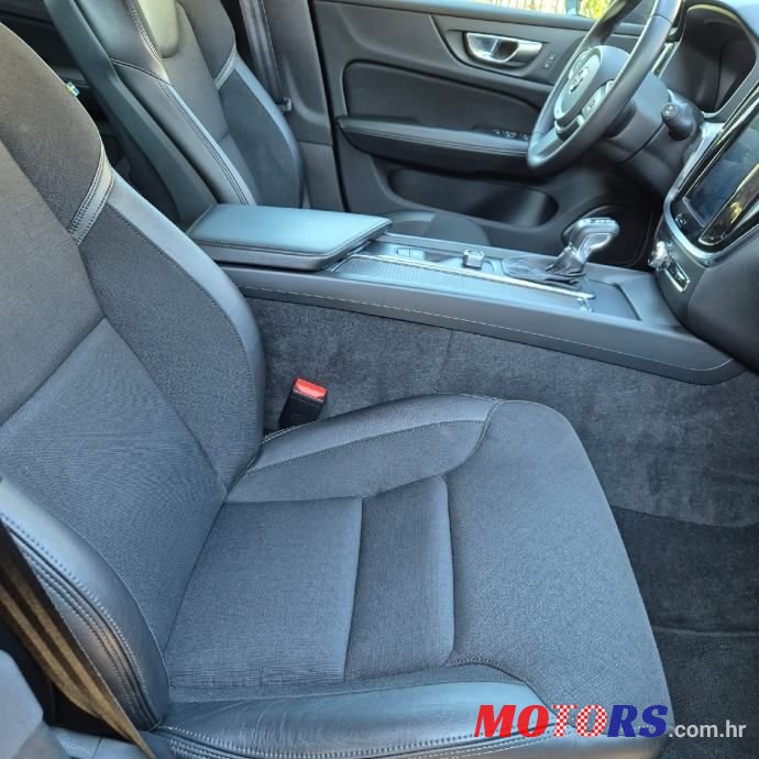 2019' Volvo V60 D4 Awd photo #6