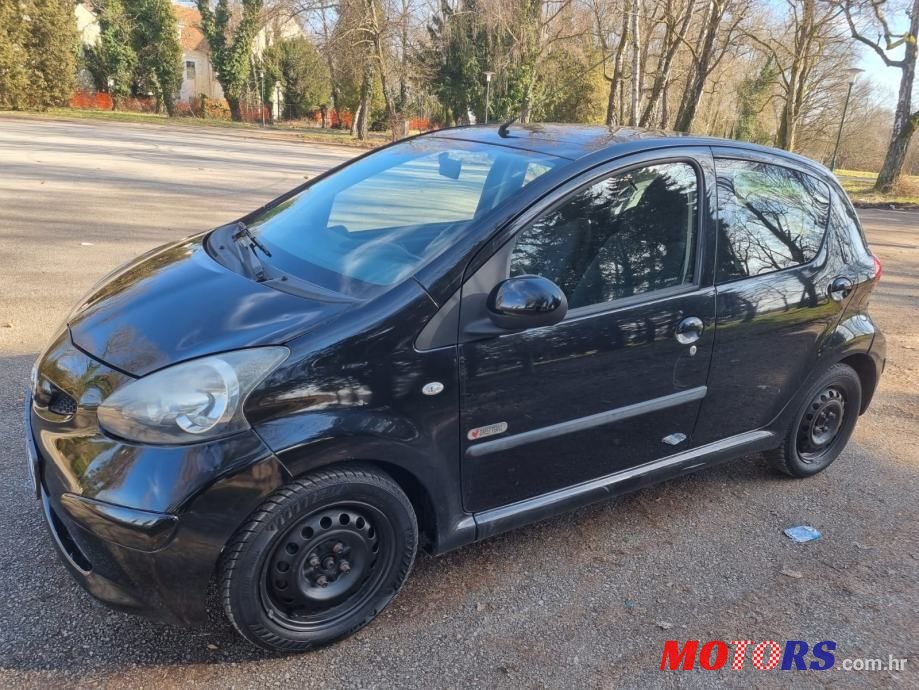 2006' Toyota Aygo 1,0 Vvt-I photo #1