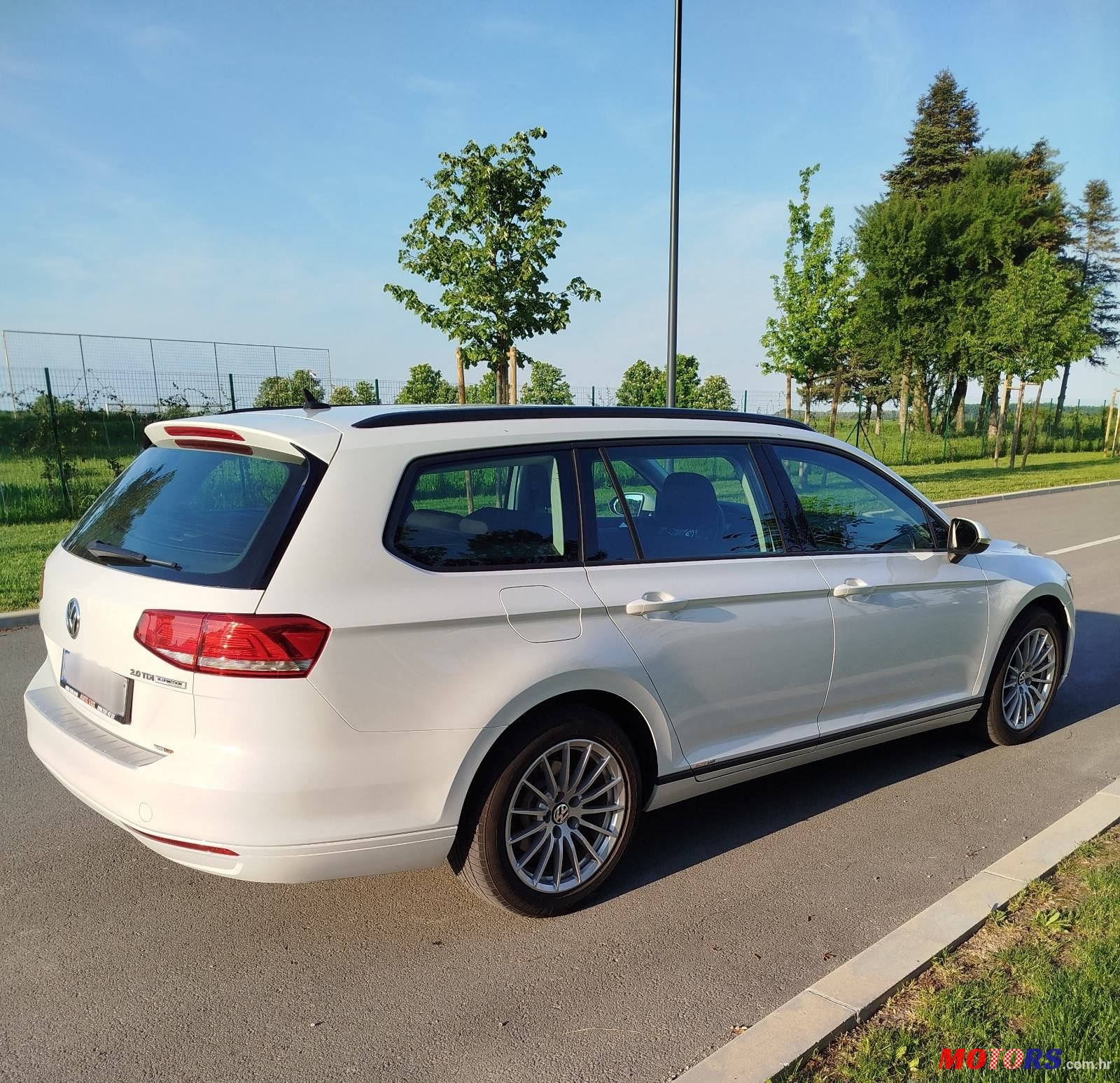 2017' Volkswagen Passat Variant photo #6