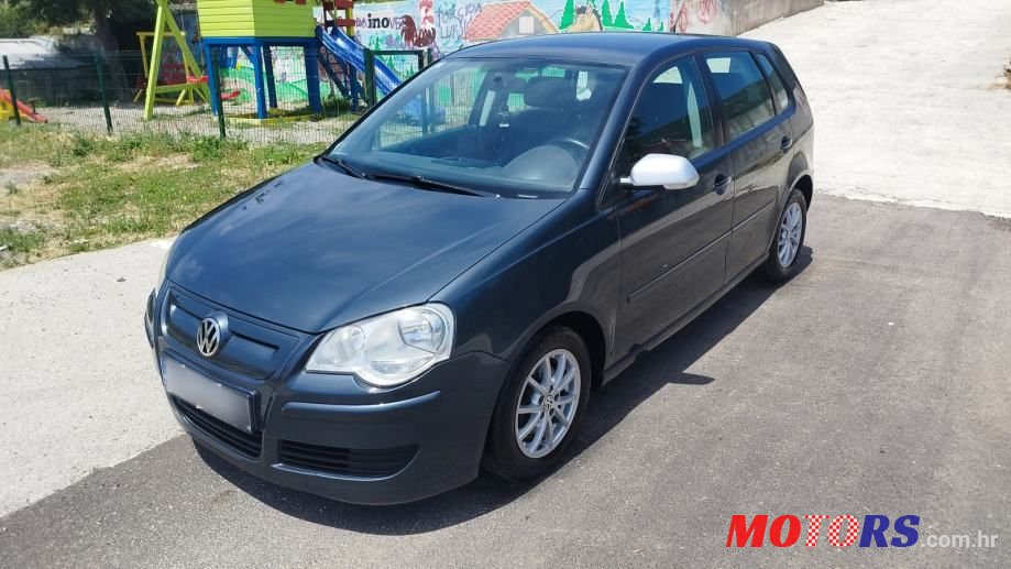 2009' Volkswagen Polo photo #3