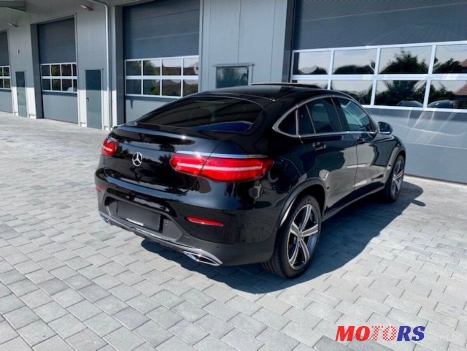 2017' Mercedes-Benz GLC 220 D photo #6