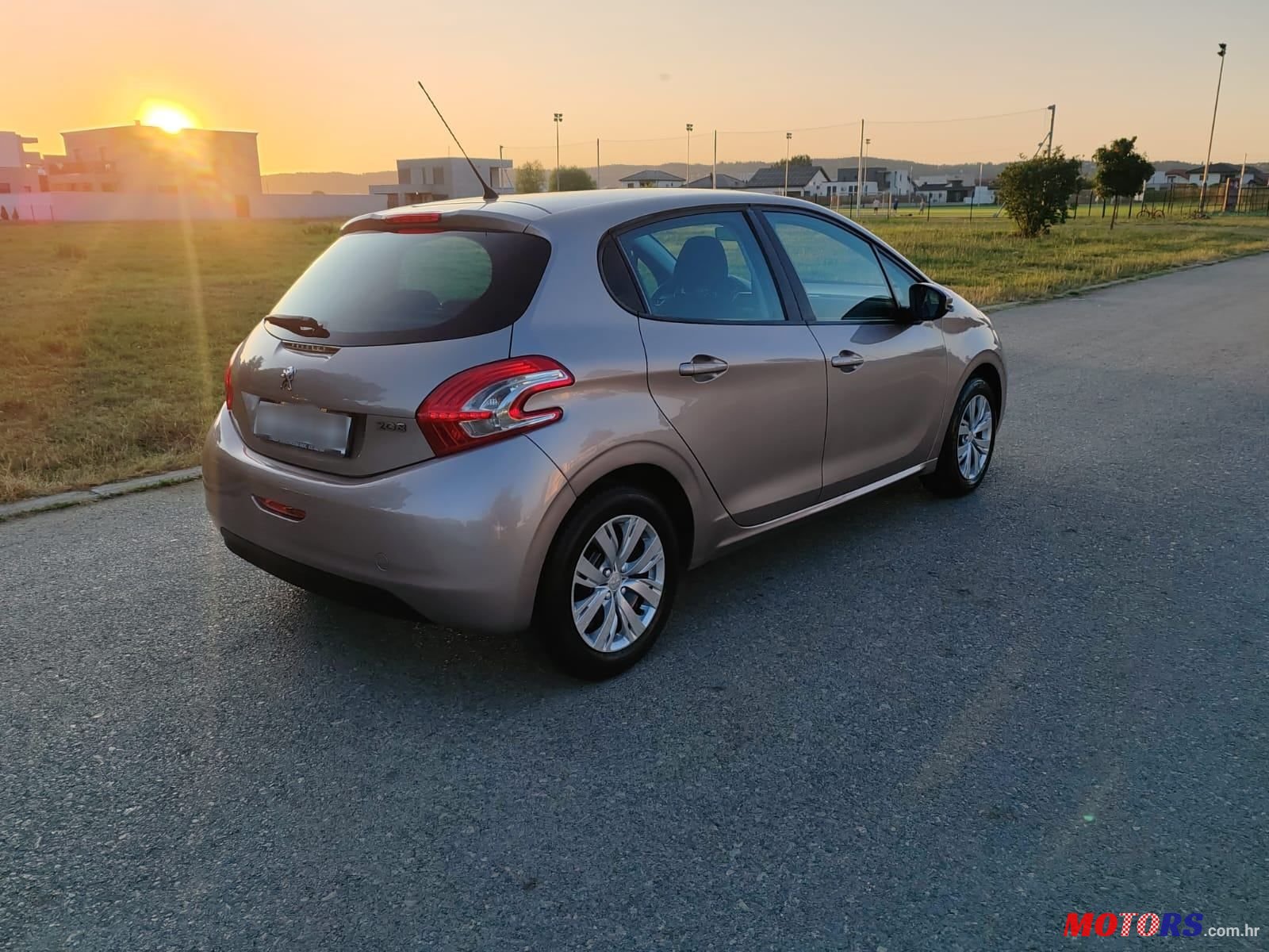 2014' Peugeot 208 1,4 Hdi photo #6