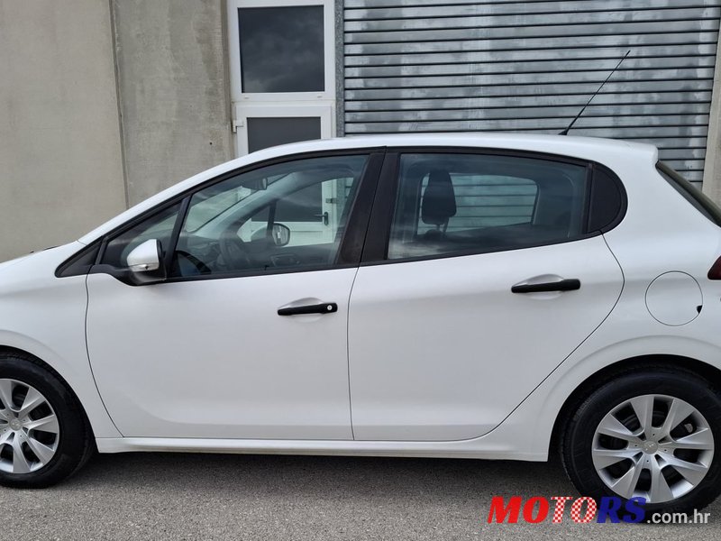 2017' Peugeot 208 1,6 Bluehdi photo #3