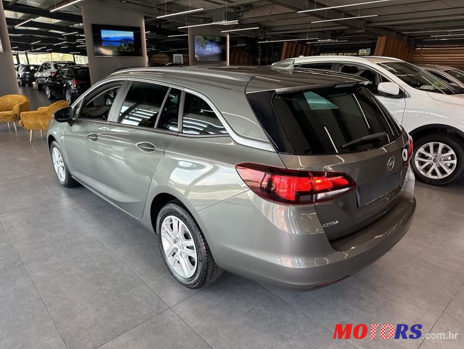 2016' Opel Astra Karavan photo #4