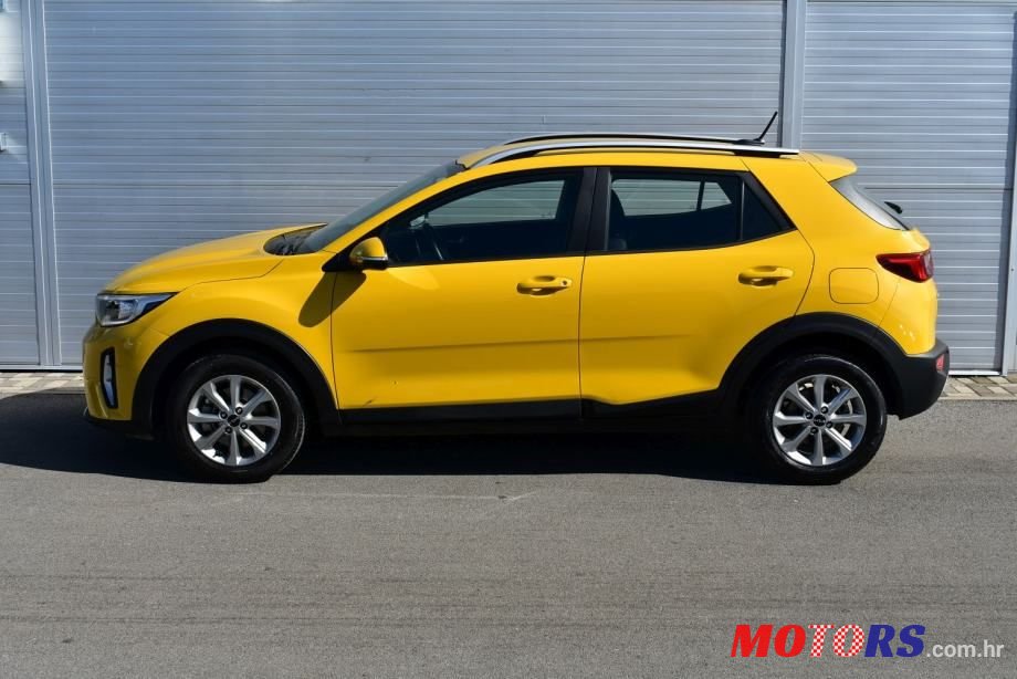 2023' Kia Stonic 1.2 Lx Urban photo #3