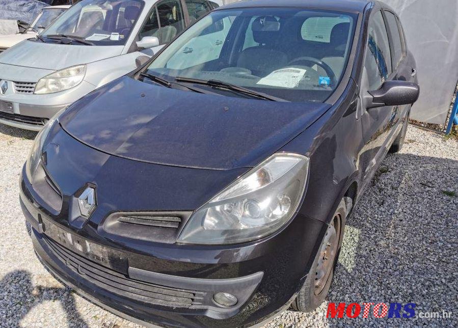 2008' Renault Clio 1,5 Dci photo #1