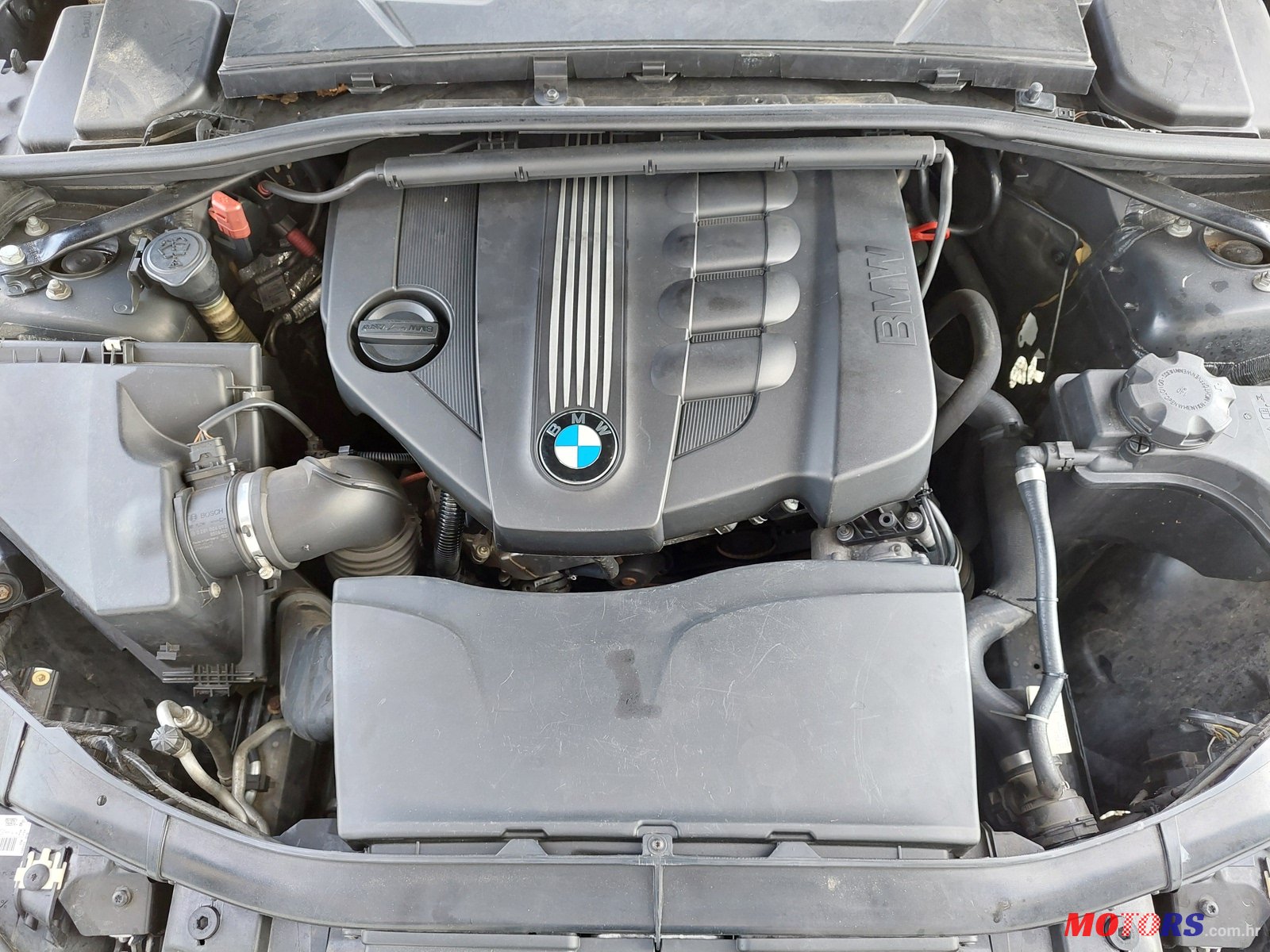 2011' BMW 3 Series photo #6