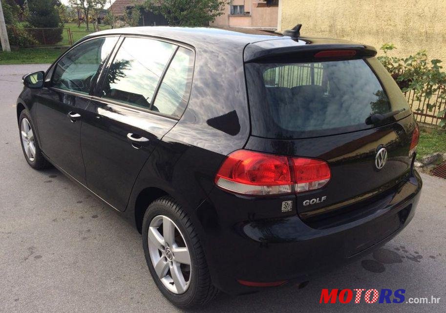 2010' Volkswagen Golf VI 1,6 Tdi photo #2