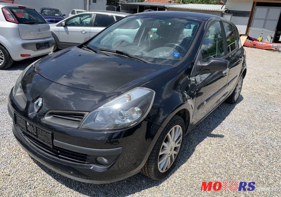2008' Renault Clio 1,5 Dci photo #1