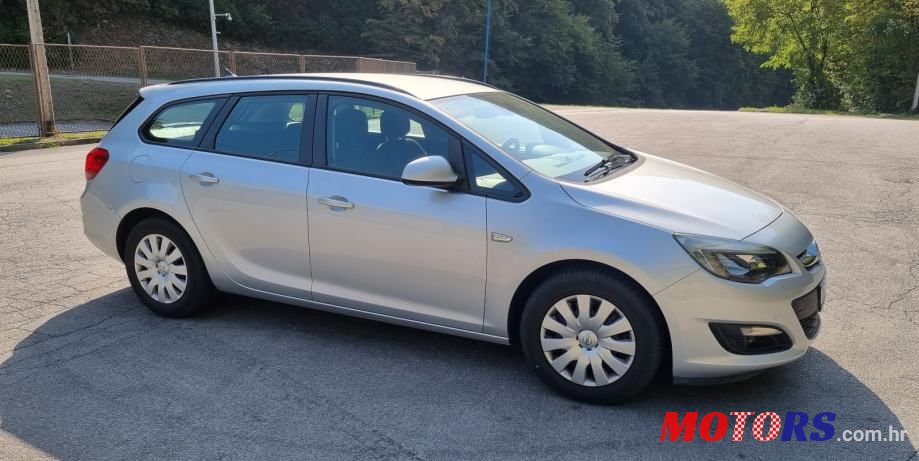 2016' Opel Astra Karavan photo #2