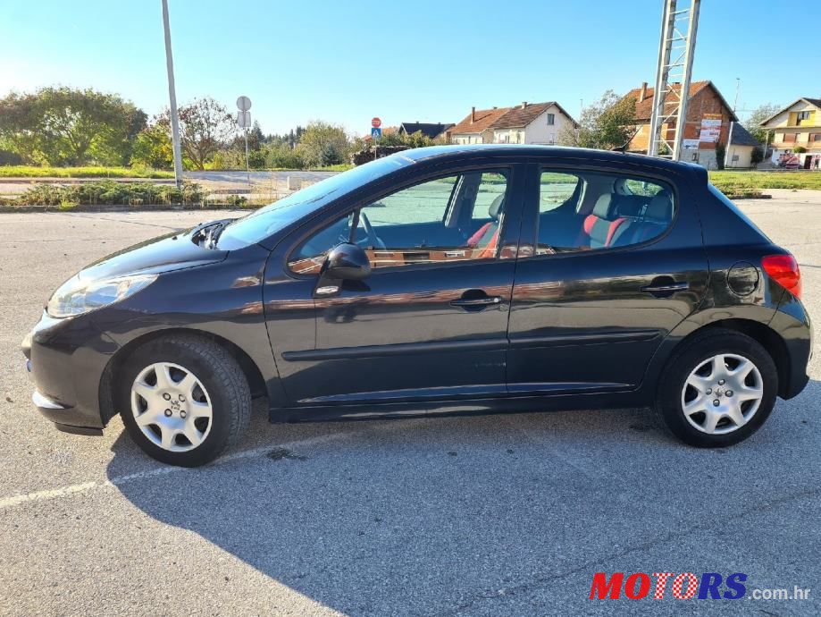 2009' Peugeot 207 1,4 photo #2
