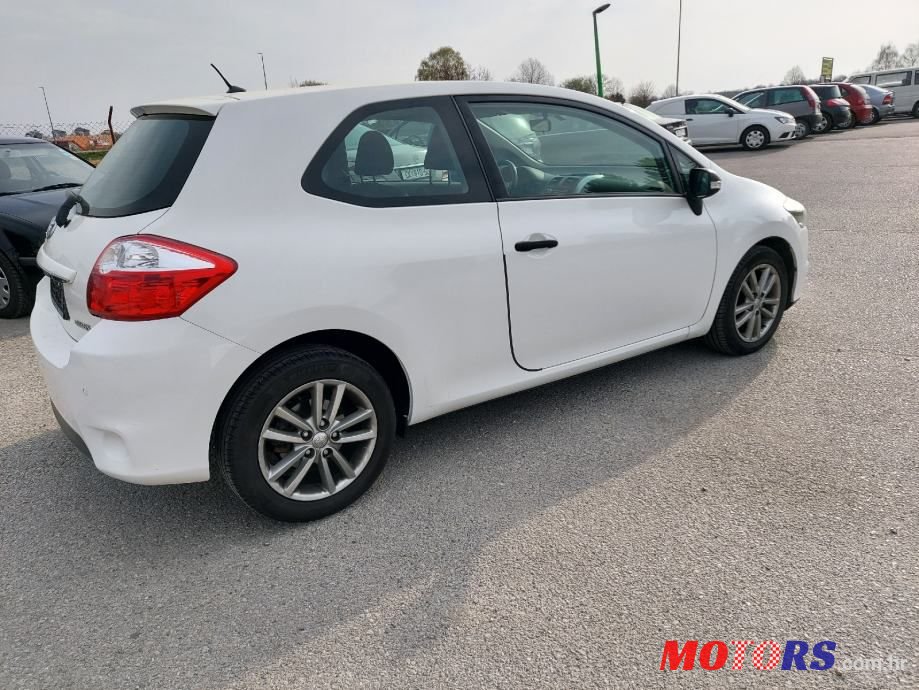 2012' Toyota Auris 1,4 D-4D photo #3