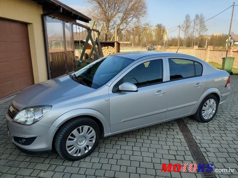 2008' Opel Astra 1,6 16V photo #1