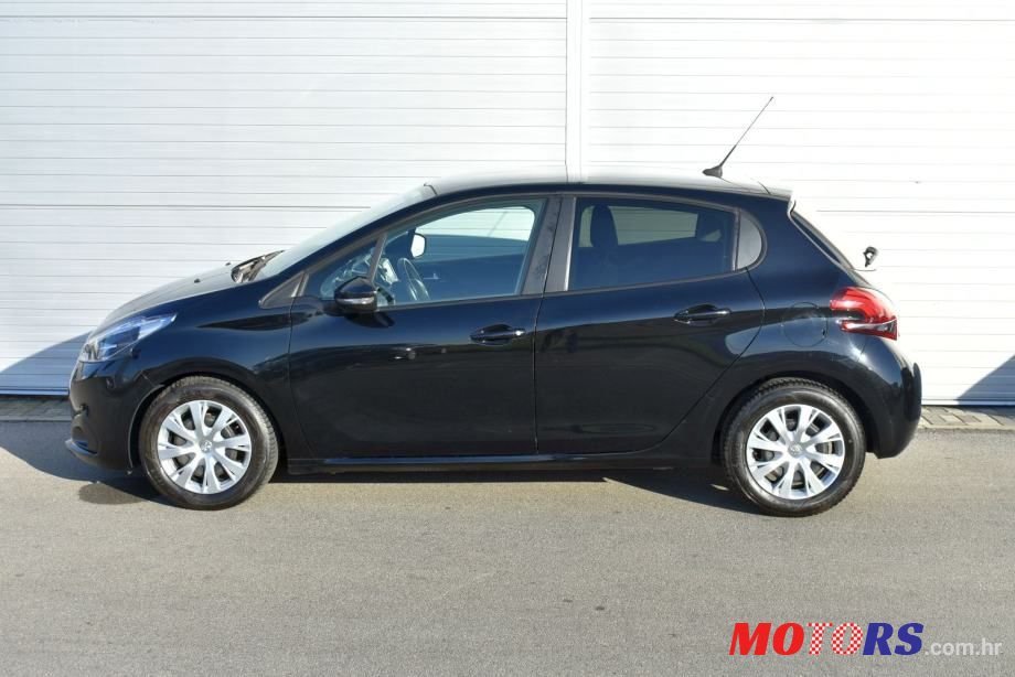 2019' Peugeot 208 photo #2