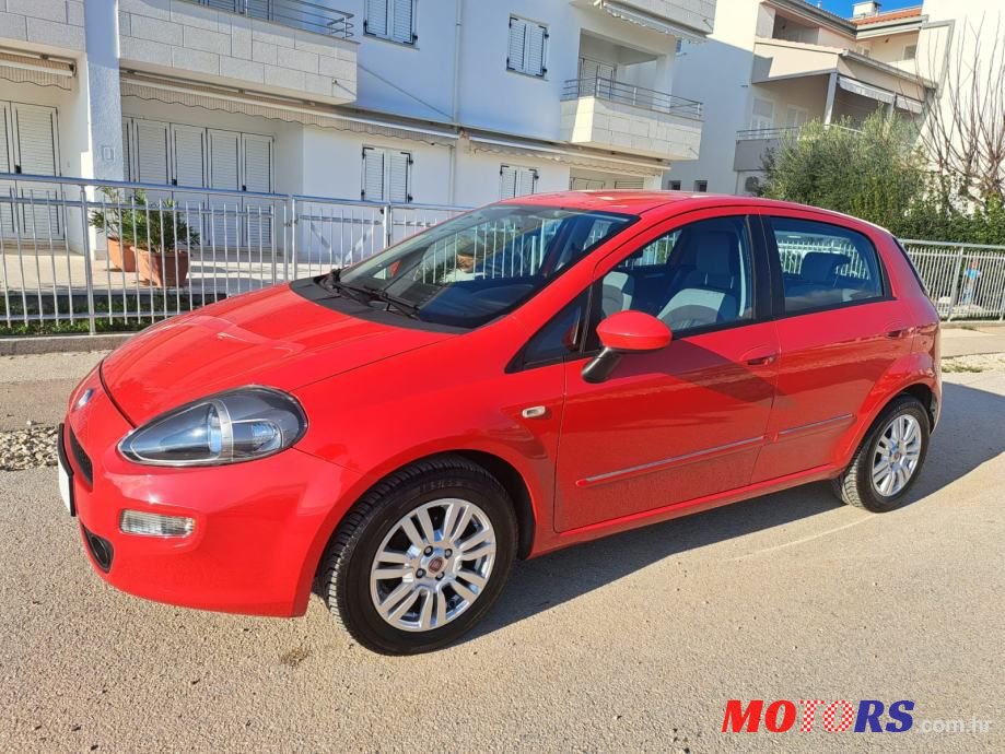 2012' Fiat Punto Evo photo #3