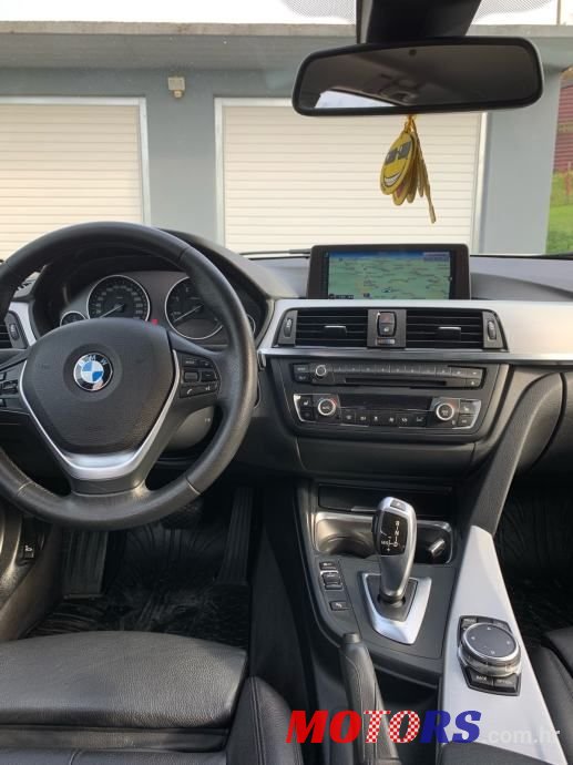 2015' BMW Serija 3 318D Sport photo #4