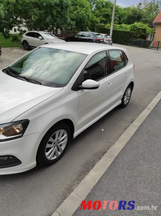 2013' Volkswagen Polo photo #4