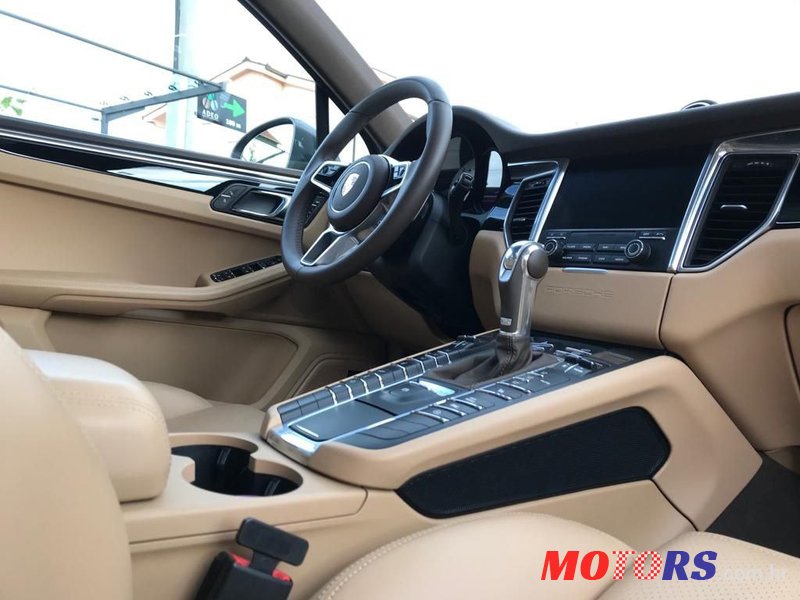2017' Porsche Macan photo #4