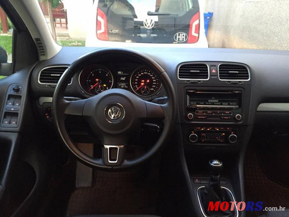 2011' Volkswagen Golf VI photo #3