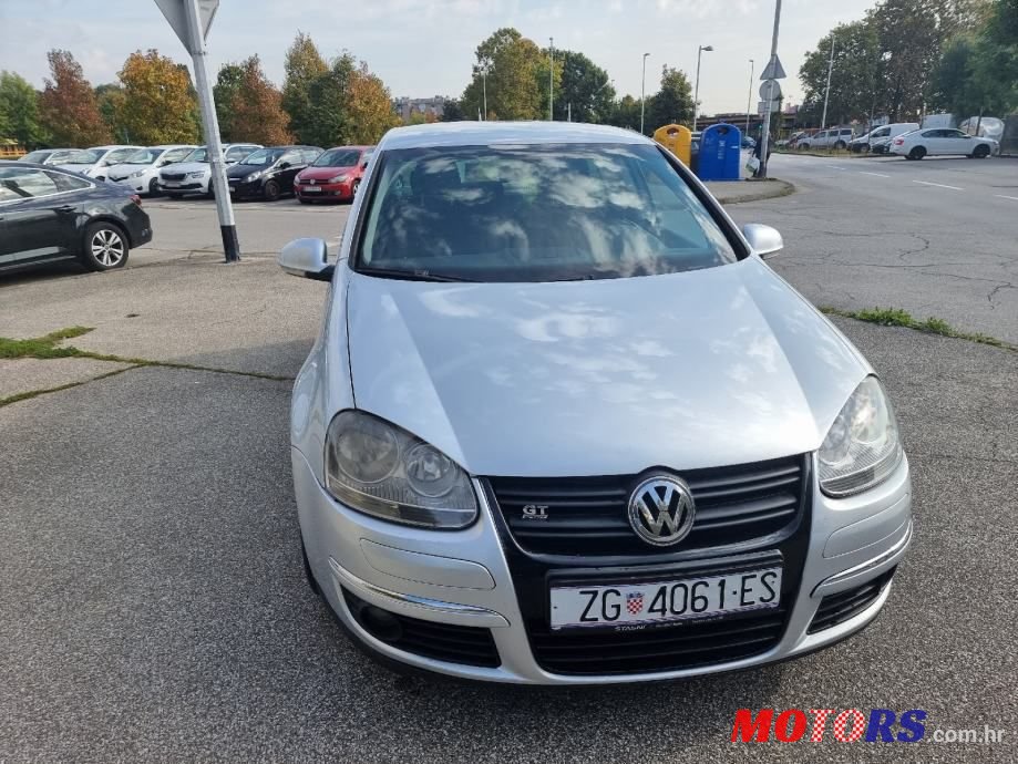 2008' Volkswagen Golf 5 photo #5