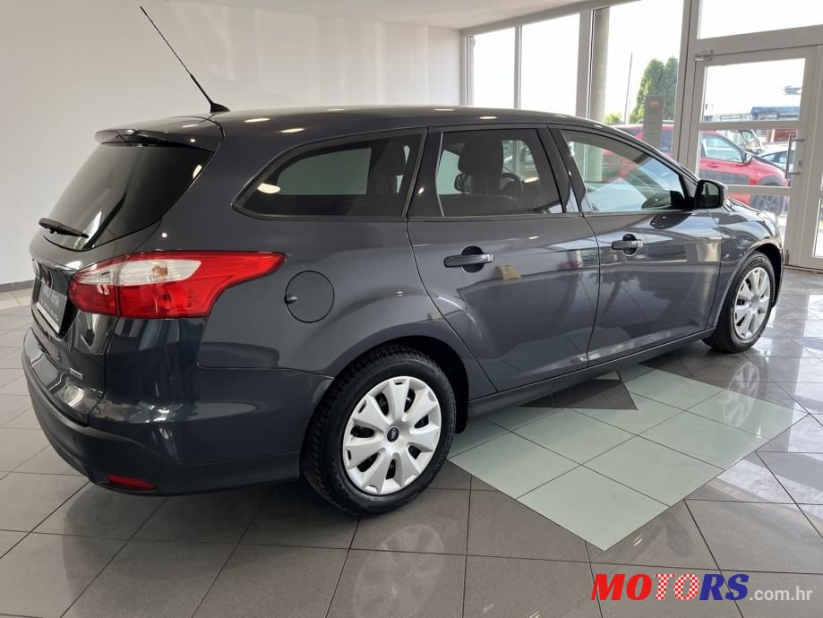 2013' Ford Focus Karavan photo #5