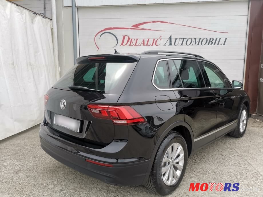 2018' Volkswagen Tiguan photo #5
