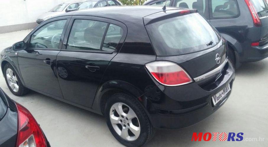 2004' Opel Astra 1,7 Cdti photo #2
