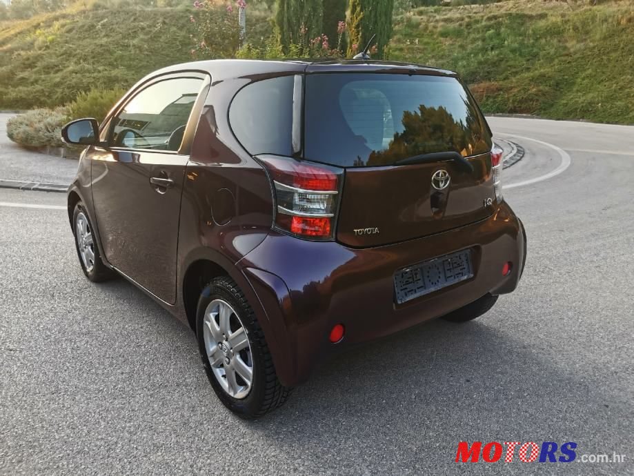 2009' Toyota iQ photo #4