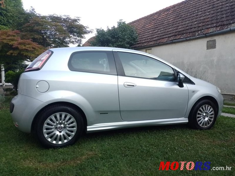 2012' Fiat Punto Evo 1,3 Multijet 16V photo #3