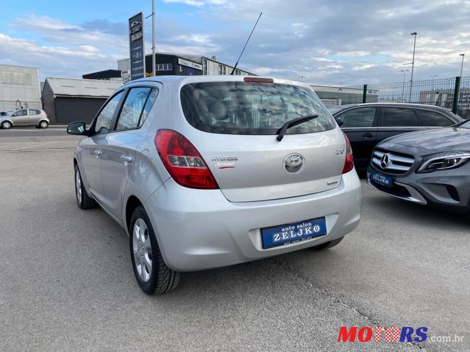 2009' Hyundai i20 1,4 Crdi photo #4
