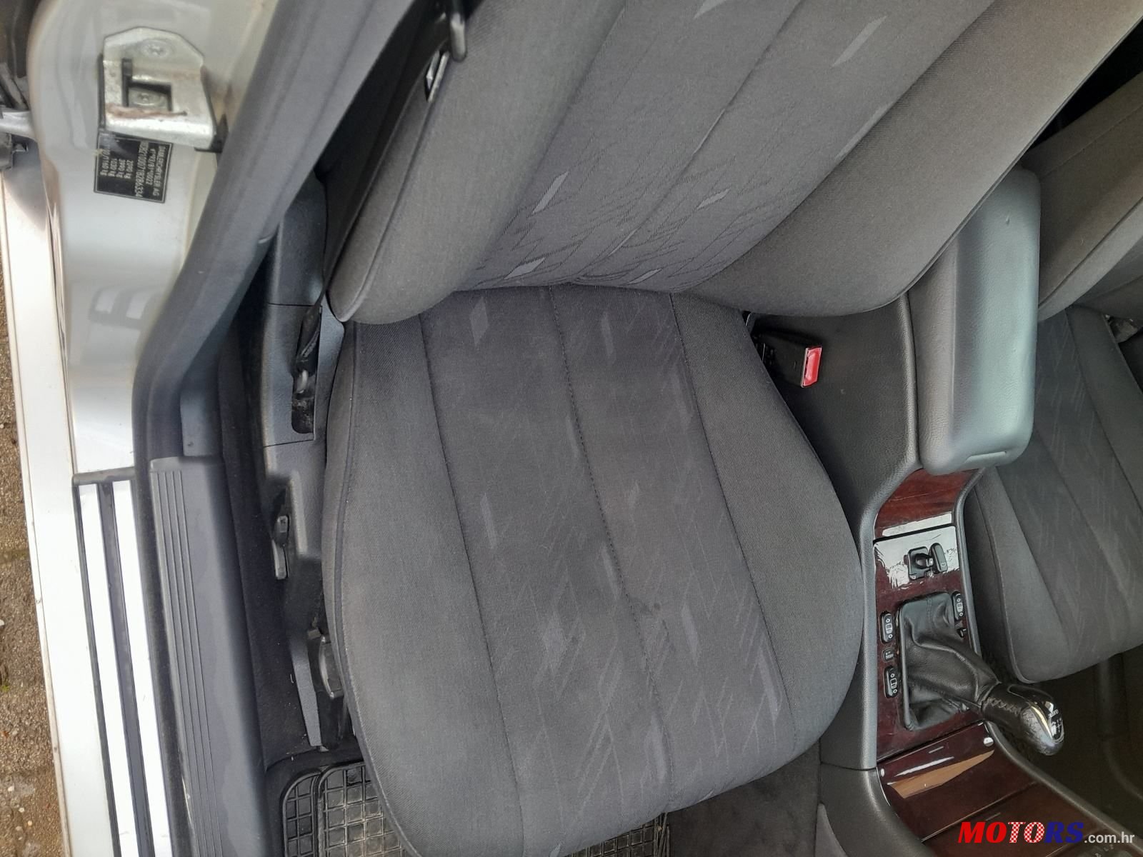 2001' Mercedes-Benz E-Klasa 200 photo #6