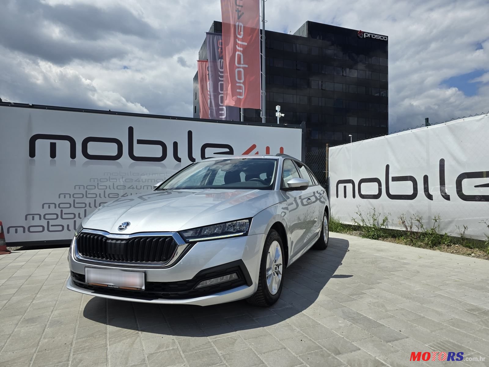 2020' Skoda Octavia Combi photo #1
