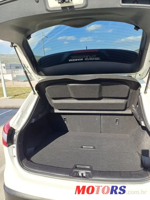 2015' Nissan Qashqai 1,2 360° photo #6