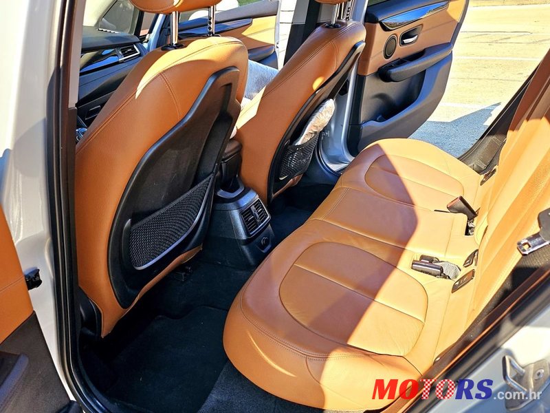 2015' BMW Serija 2 218D photo #3