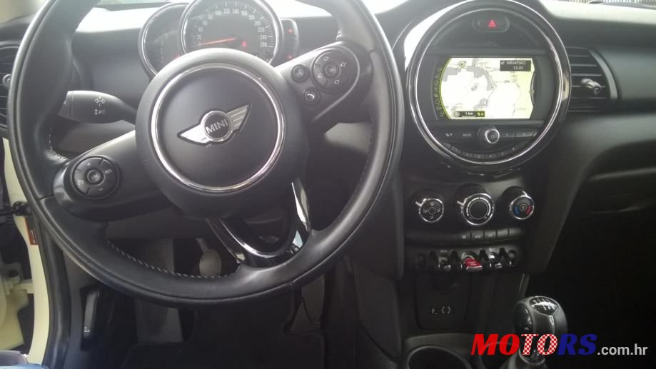 2015' MINI One Diesel F56 photo #3