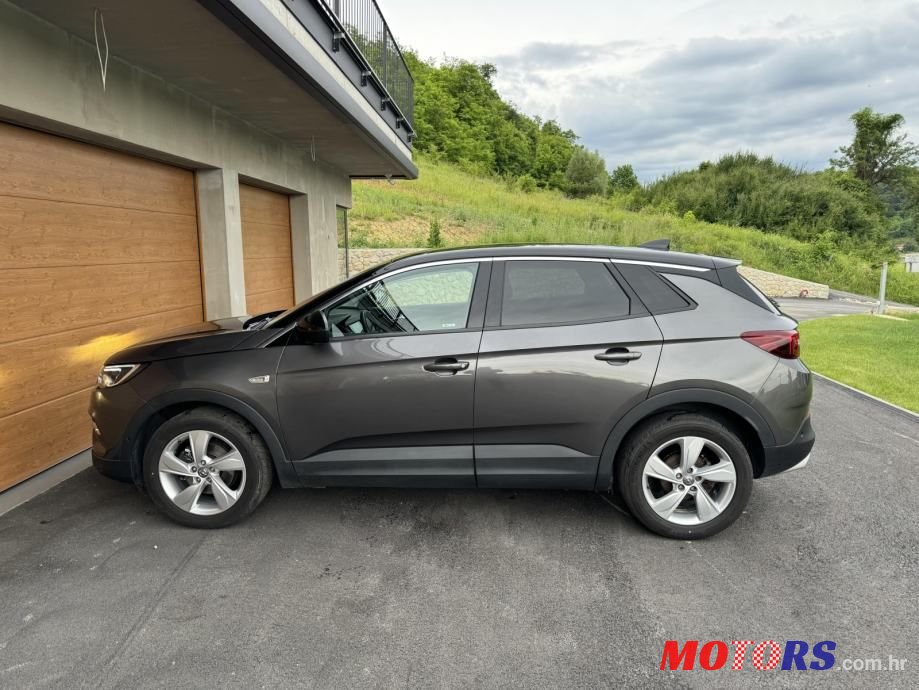 2018' Opel Grandland 1,2 Turbo photo #5