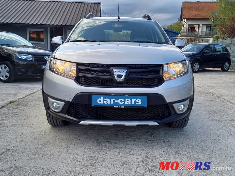 2014' Dacia Sandero photo #2