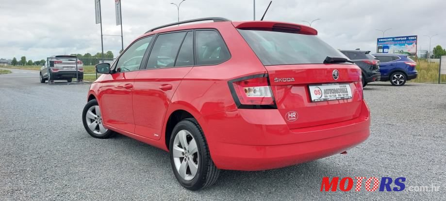 2015' Skoda Fabia Combi photo #3