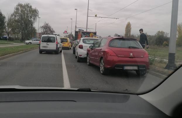 Sudarila se tri auta u Zagrebu