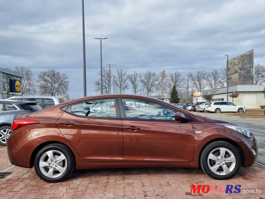 2013' Hyundai Elantra 1,6 Mpi photo #2