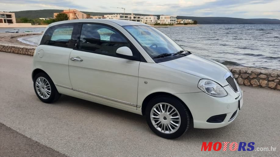 2009' Lancia Y photo #4