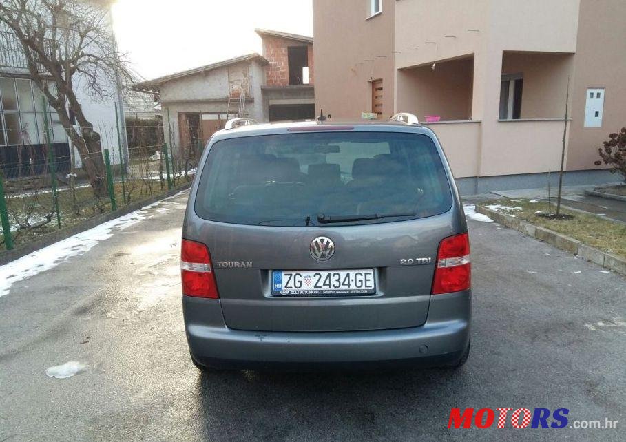 2004' Volkswagen Touran 2,0 Tdi photo #2