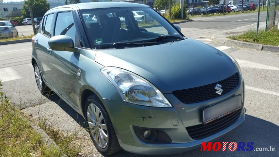2010' Suzuki Swift 1,3 photo #3