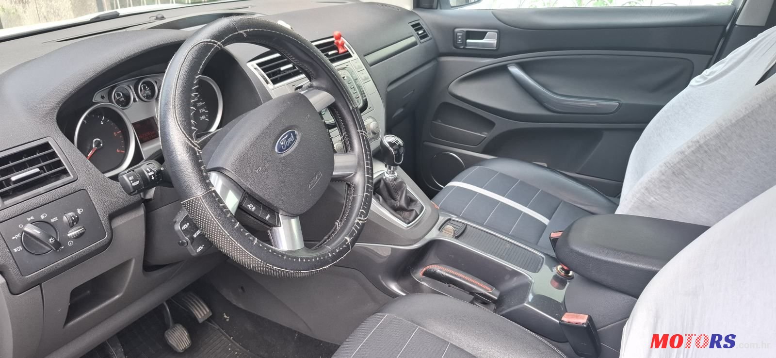 2010' Ford Kuga 2,0 photo #4